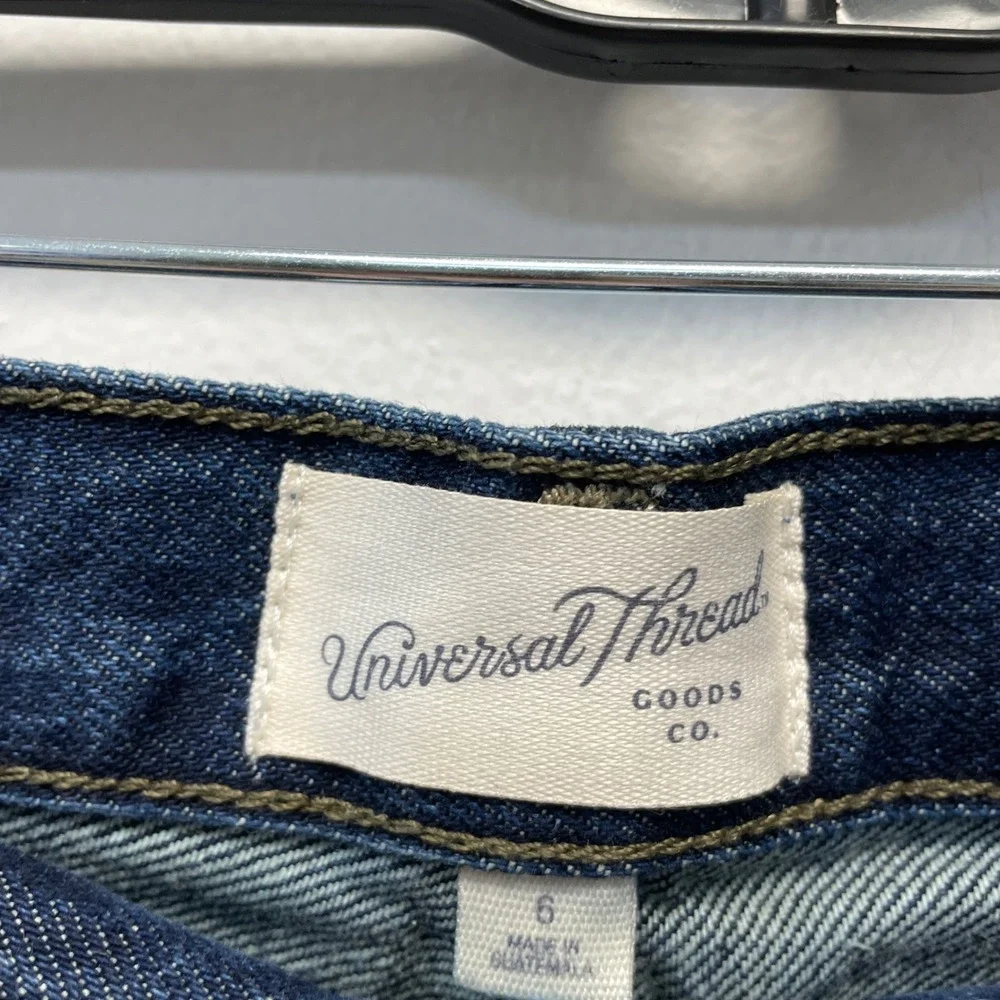 Universal Thread Women's Blue 90's Baggy Mid Rise Denim Shorts Size 6